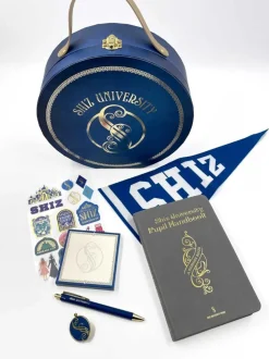 Wicked (2024) - Shiz University Deluxe Gift Set