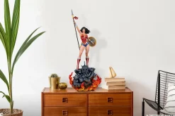 Wonder Woman - Wonder Woman 1/6th Scale Maquette Statue