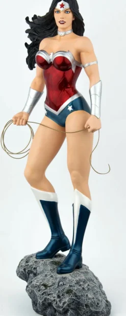 Wonder Woman: The New 52 - Wonder Woman 1/6th Scale Limited Edition Statue