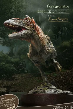 Wonders of the Wild - Concavenator & Fossil Deluxe 10” Statue