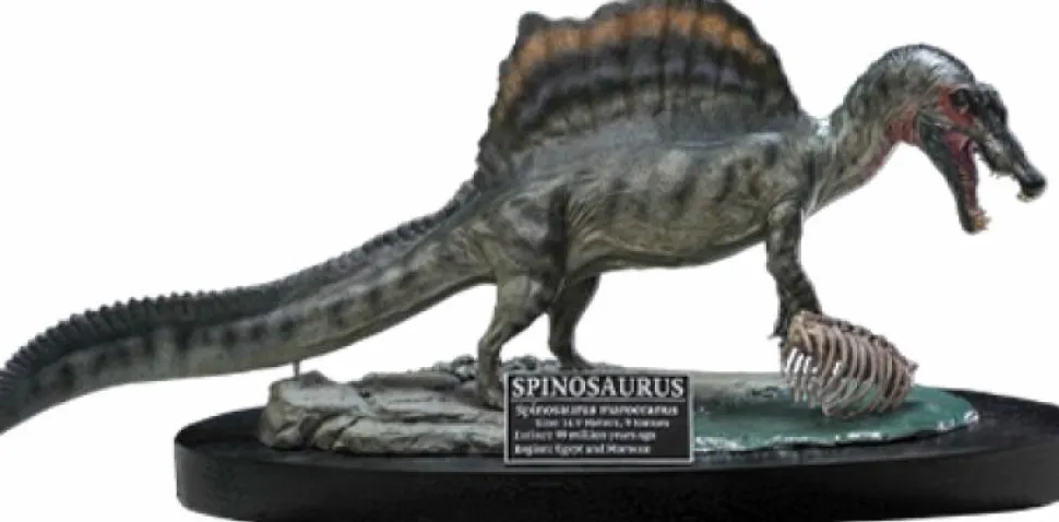 Wonders of the Wild - Spinosaurus 2.0 & Fossil Deluxe 7” Statue