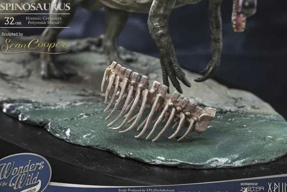Wonders of the Wild - Spinosaurus 2.0 & Fossil Deluxe 7” Statue