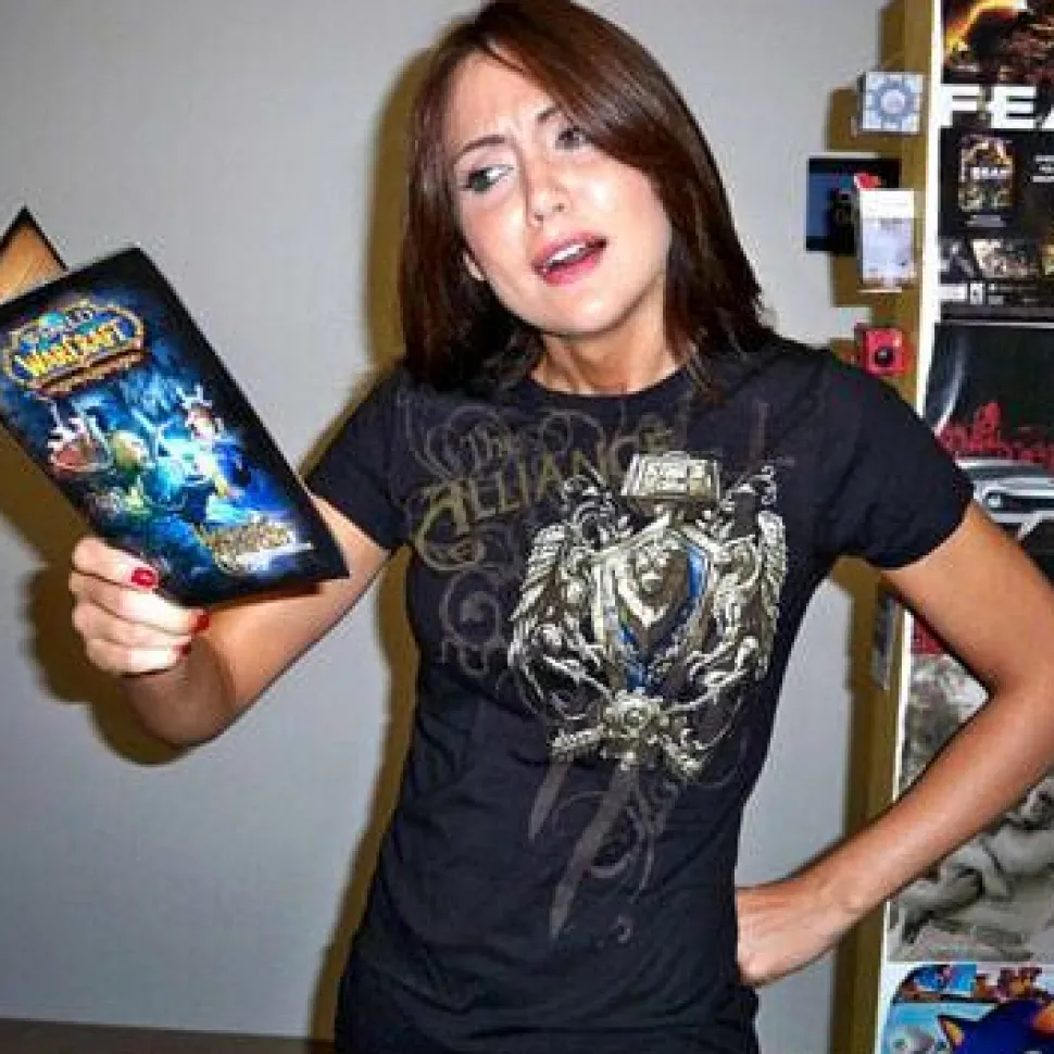 World of Warcraft - Alliance Crest Version 2 Female T-Shirt