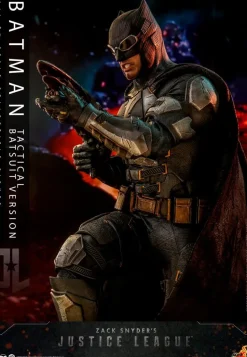Zack Snyder's Justice League (2021) - Batman Tactical Batsuit Version 1/6th Scale Hot Toys Action Figure